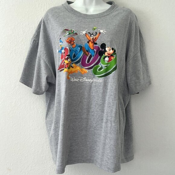 WALT DISNEY WORLD 2009 PLUS TEE SHIRT MICKEY MOUSE, GOOFY, PLUTO - Picture 1 of 9